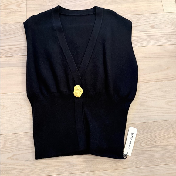 COMMENSE V-NECK BUTTONED DETAIL SWEATER VEST BLACK MEDIUM GOLD BUTTON - Picture 7 of 7